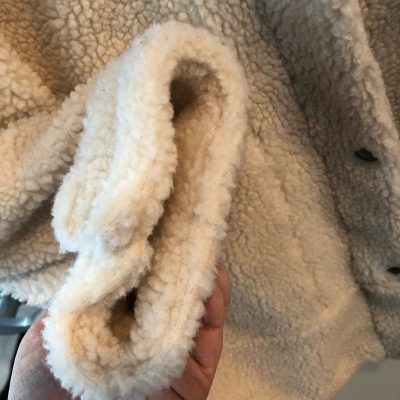 Women’s Levi’s Long Sherpa Trucker Jacket - Picture 10 of 16